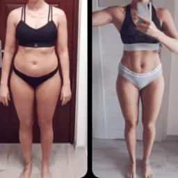 Kobieta prezentuje efekt metamorfozy sylwetki, porównanie figury przed i po treningach, widoczne zmiany w budowie ciała.