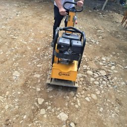 Koparka Arka - Fantastyczne Układanie Kostki Granitowej Gorlice