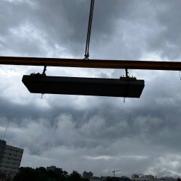 Montaż płyt kanałowych