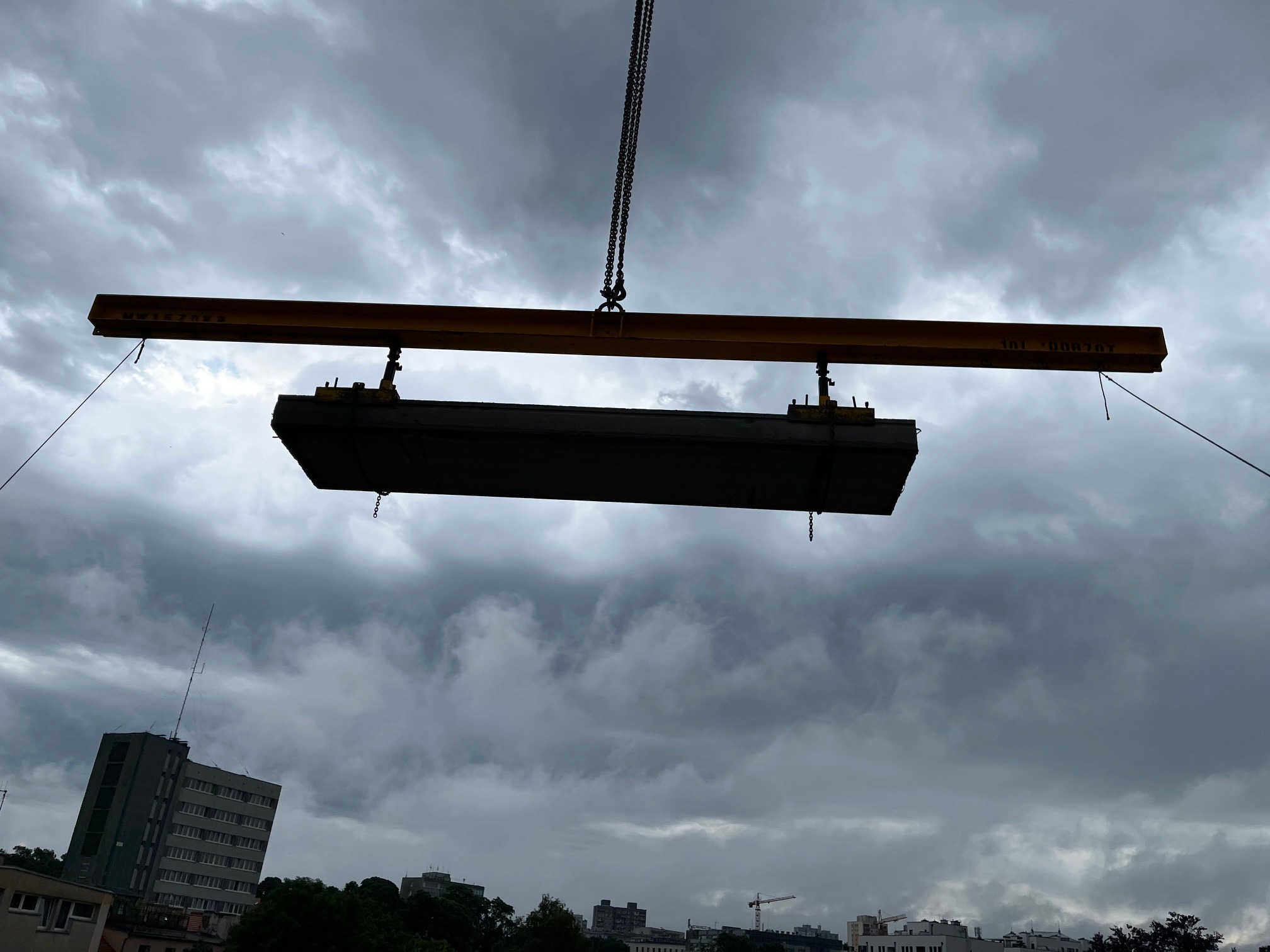 Montaż płyt kanałowych