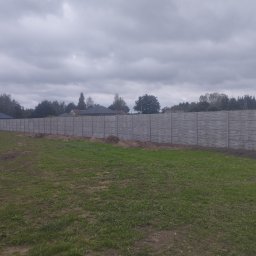 Betonowa ściana od wścibskiego sąsiada;)