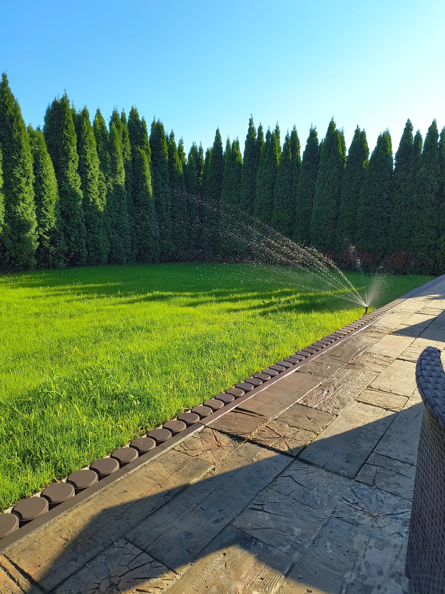 3. Kraków - zakładanie trawnika z siewu wraz z montażem systemu nawadniania Hunter.