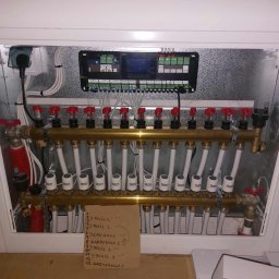 F.U.H. EFEKT ADAM GAWLAK, STANISŁAW GAWLAK SPÓŁKA CYWILNA - system podłogowy wraz ze sterowaniem strefowym firmy tech sterowniki. ( listwa sterująca L-X wi-fi )