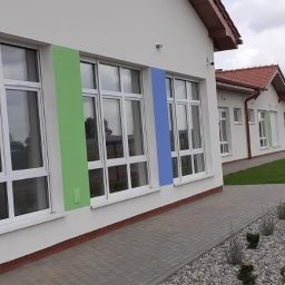 Zespół przedszkolno- żłobkowy w Kątach Wrocławskich
Wspólnie z firmą DP Project Dawid Zawada wykonaliśmy cały projekt w Kątach wrocławskich, zakres realizacji:

✓ instalacja CCTV,

✓ instalcja SSWiN,

✓ instalacja elektryczna,