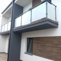 Balustrady balkonowe z szybami
