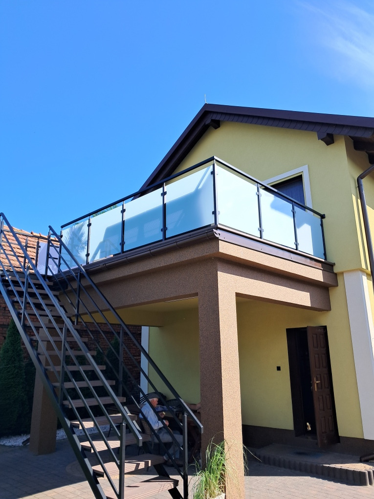 schody + balustrada tarasowa oszklona
