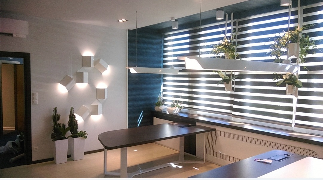 Montaż oświetlenia i osprzętu elektrycznego