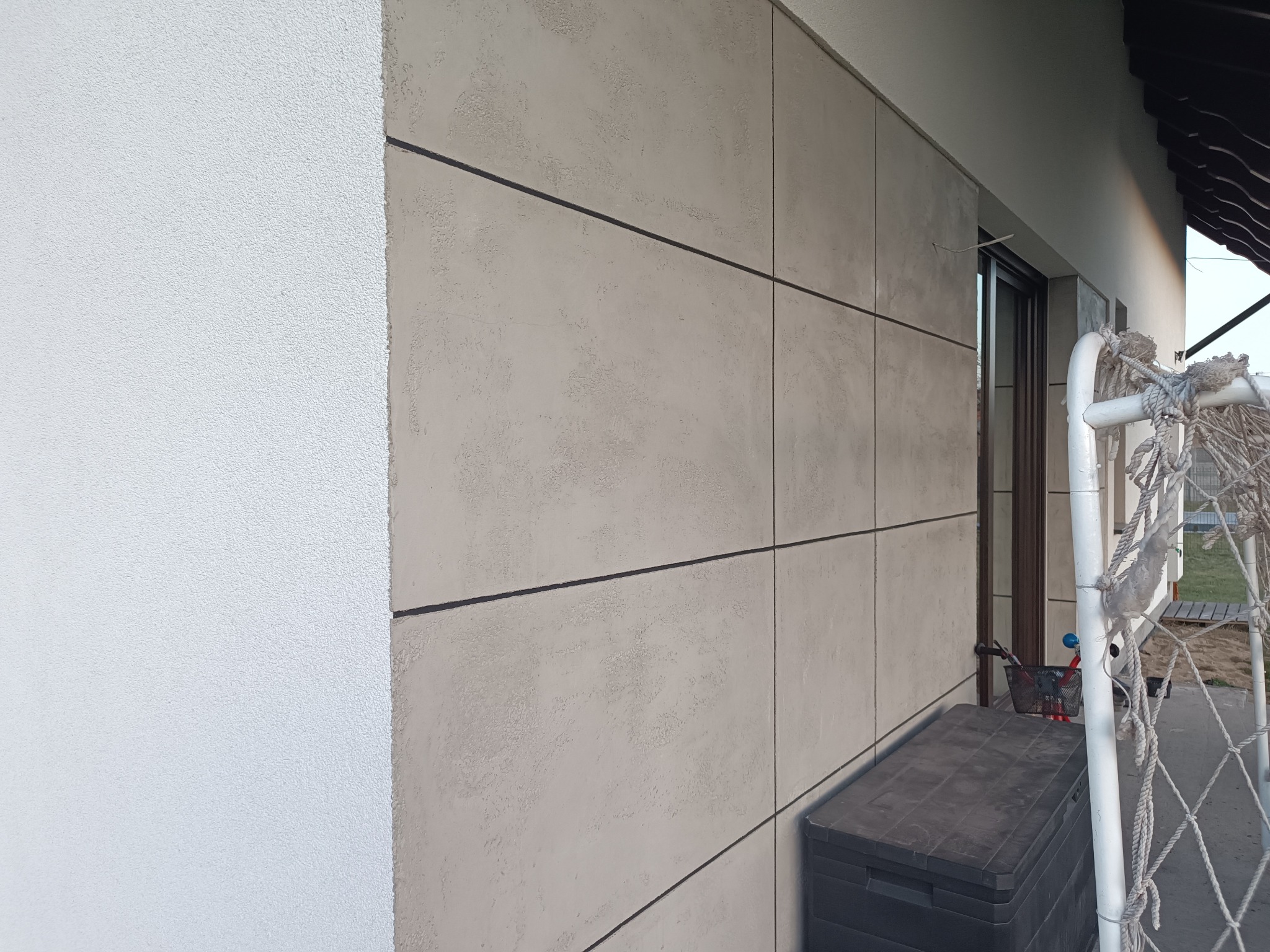 Beton architektoniczny na elewacji