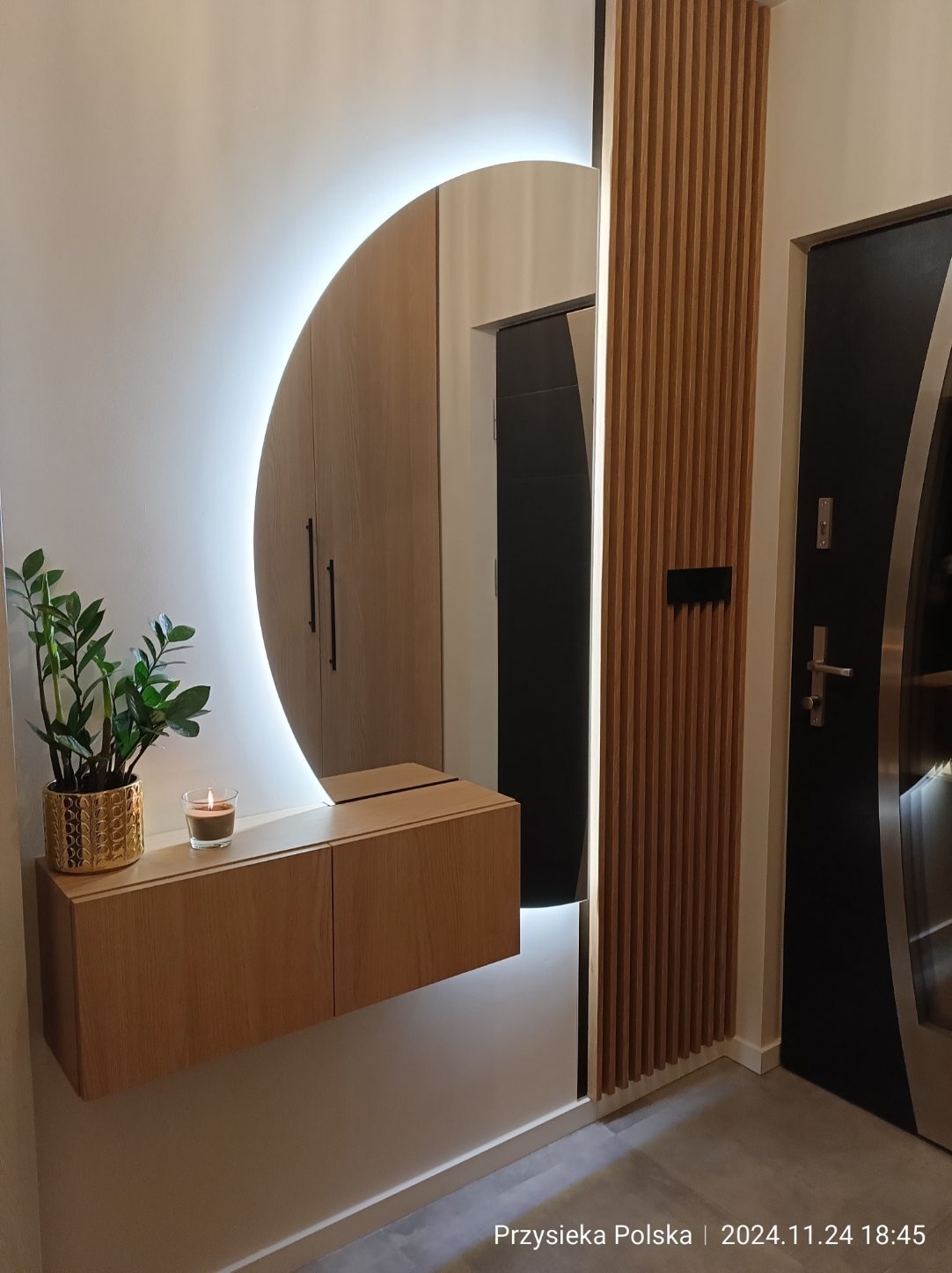 Szpachlowanie, malowanie i klejenie lameli.