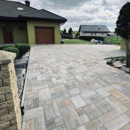 Układanie kostki brukowej Zator 2