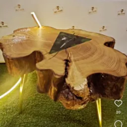 Stolik kawowy do salonu fryzjerskiego z zatopionymi nożyczkami w żywicy epoksydowej