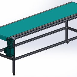 Engineering&Structures - Model 3D transportera taśmowego z silnikiem i ramą z profili aluminiowych na kółkach, widok z perspektywy.