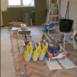 Podłoga płytki salon jodełka