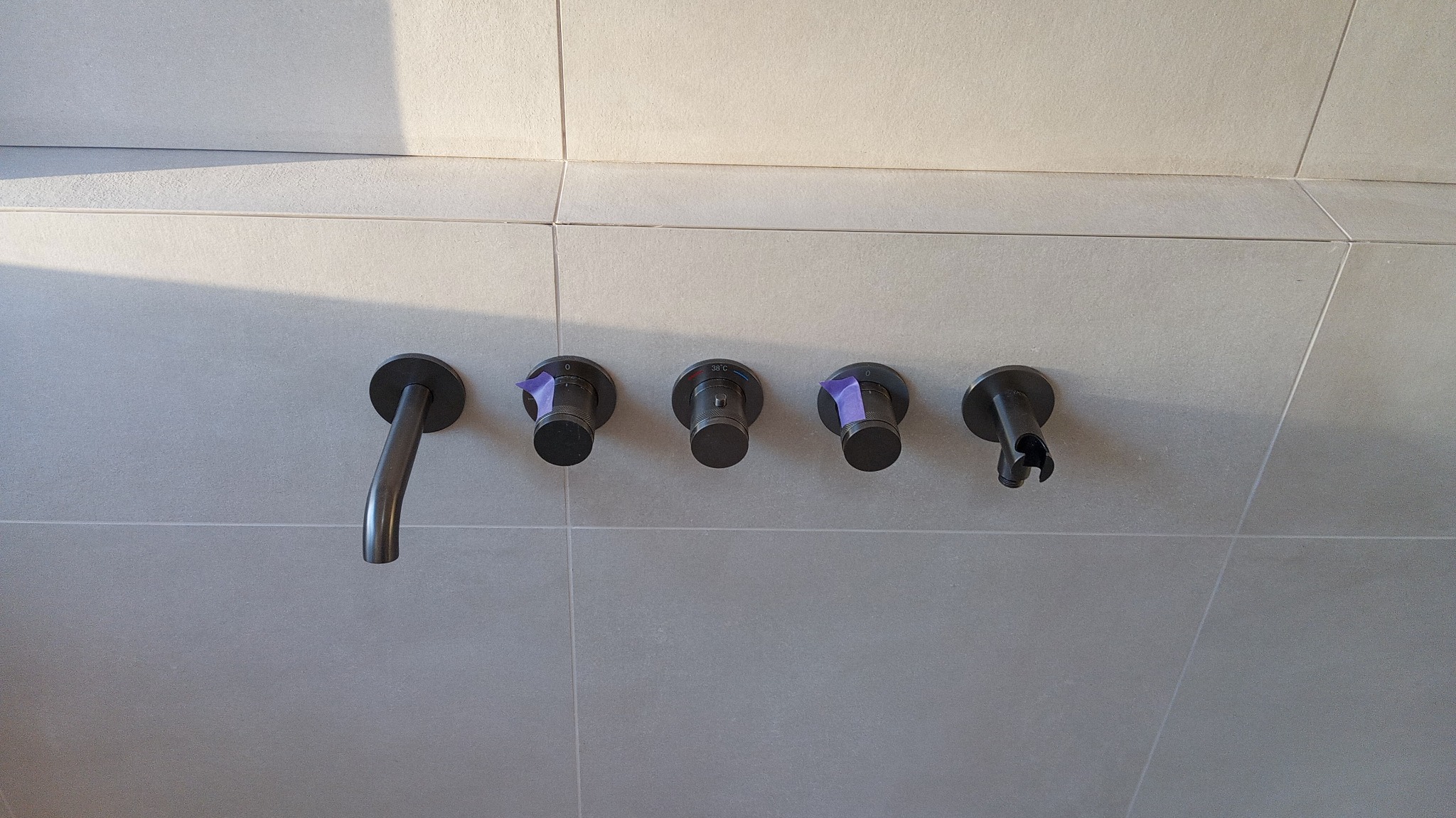 bateria do wanny wpuszczana w ścianę