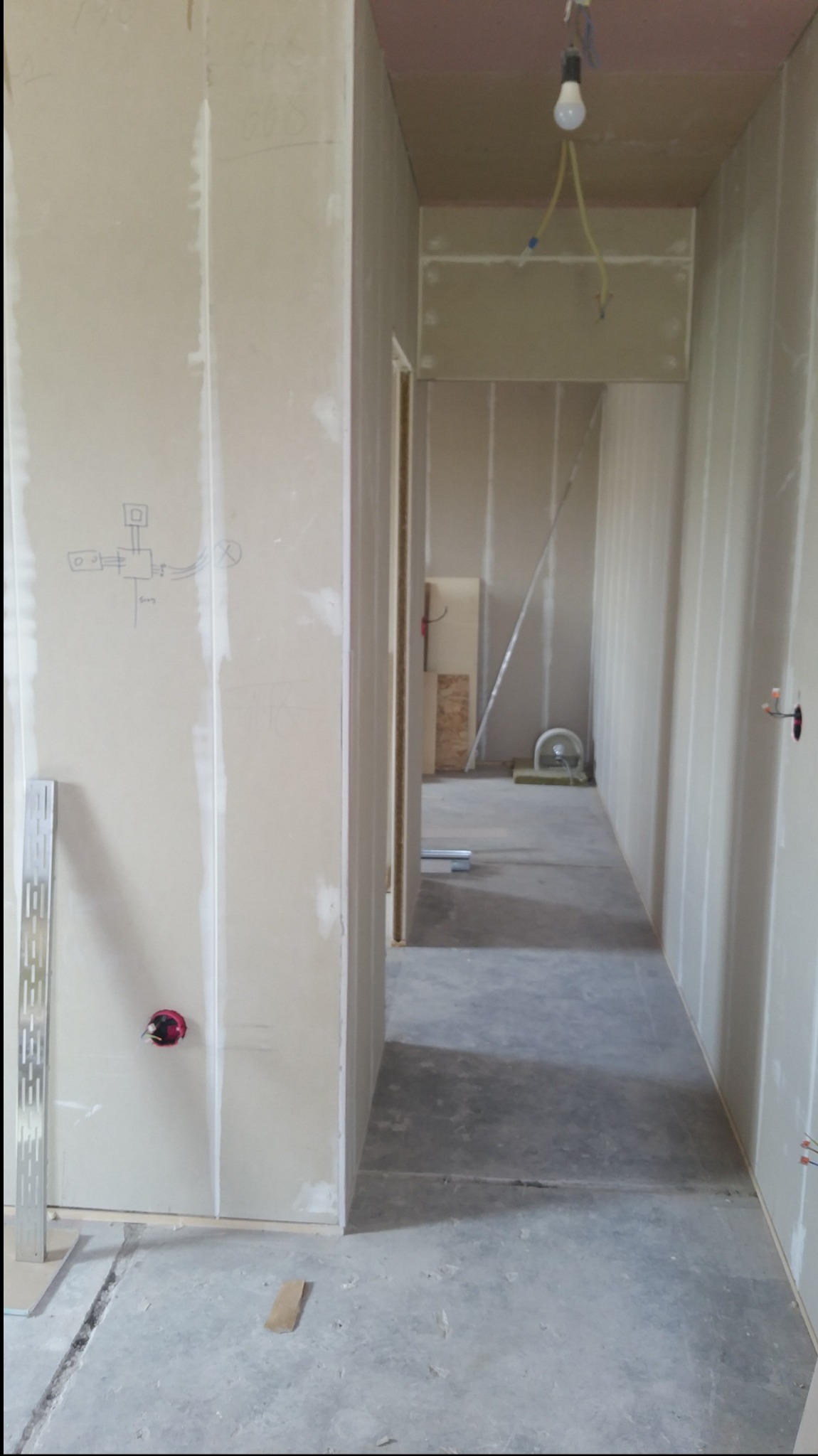 podział hali na apartamenty