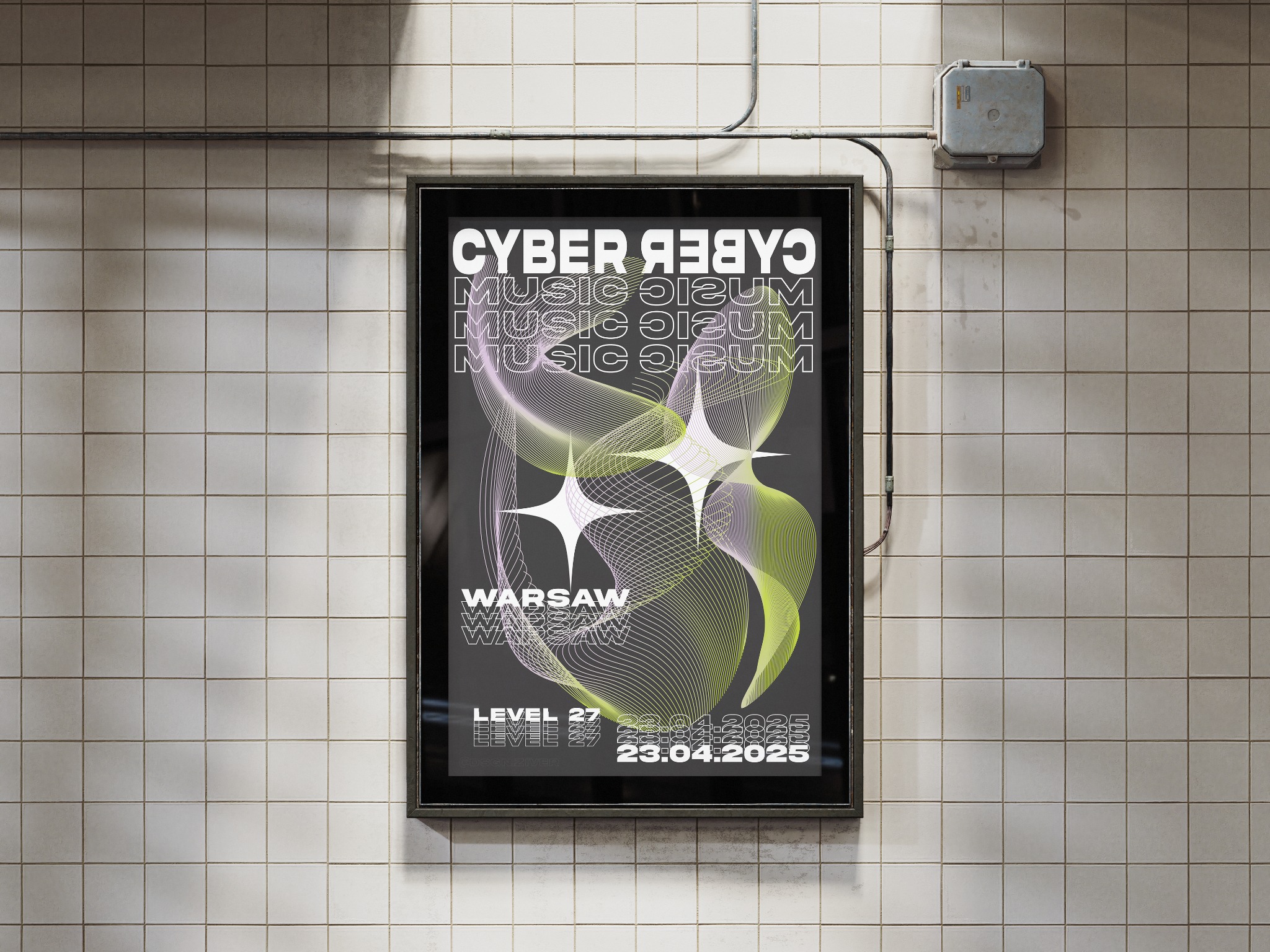 Plakat reklamowy wydarzenia muzycznego Cyber Music w Warszawie, Level 27, z datą 23.04.2025, umieszczony na ścianie z płytek w stylu metra.