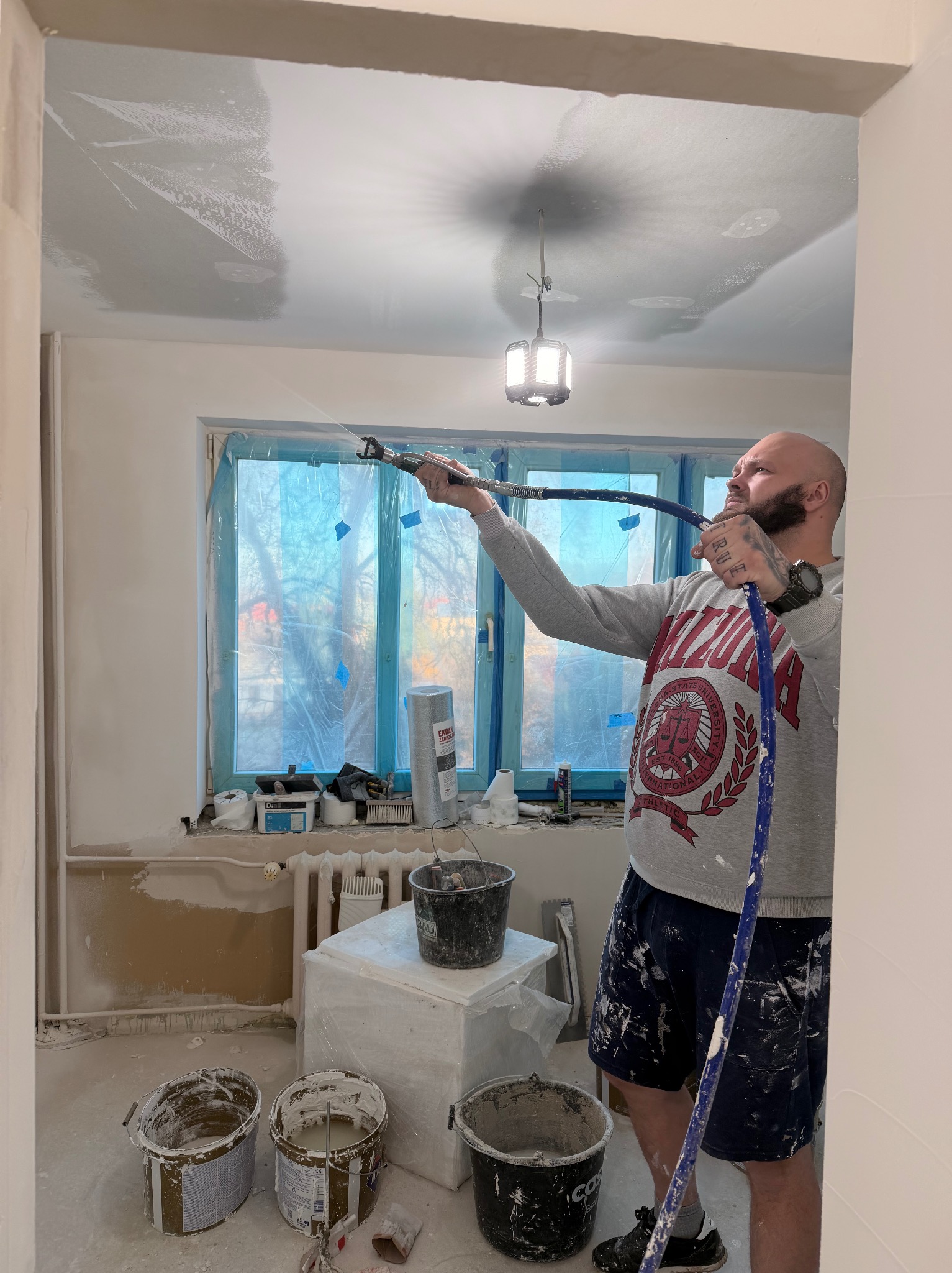 Szpachlowanie, malowanie Agregatem konkurencyjne ceny remontów!!!