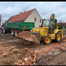 Wyburzenie stodoły wraz z wywozem gruzu