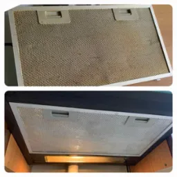 Filtr okapu kuchennego przed i po czyszczeniu, widoczne znaczące różnice w czystości siatki.