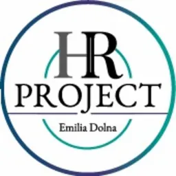Okrągłe logo 'HR PROJECT' z imieniem i nazwiskiem Emilia Dolna, w odcieniach szarości i turkusu, na białym tle.