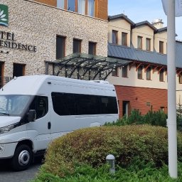 przewóz osób busem 20 osobowym Iveco Daily Tourys