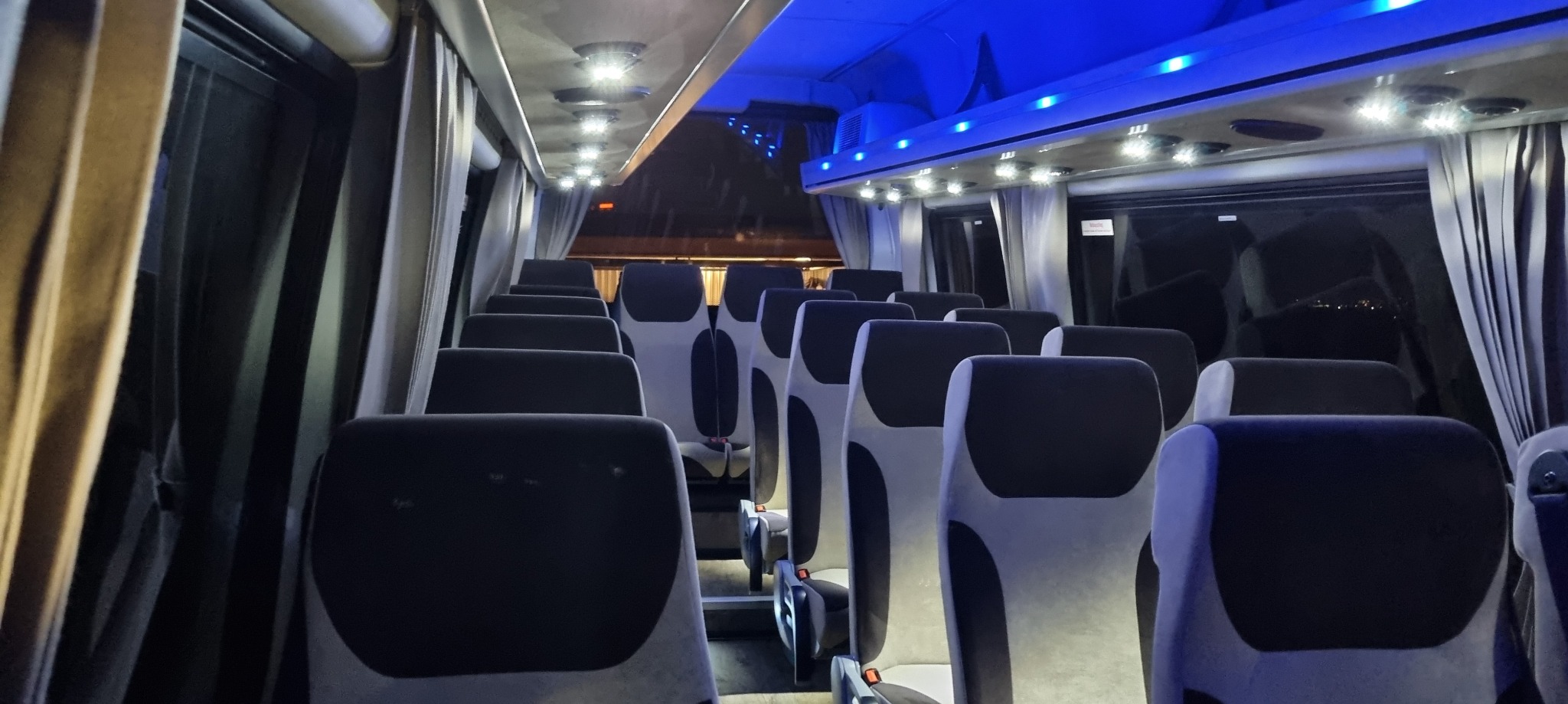 Przewozy osób busami i autokarami