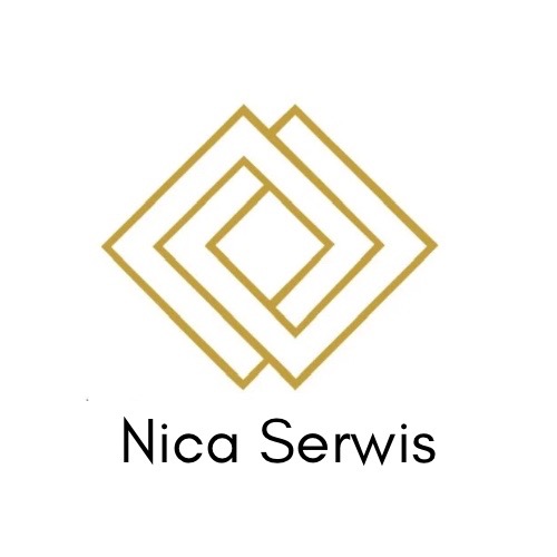 Złoty, geometryczny logotyp firmy Nica Serwis, składający się z dwóch nakładających się kwadratów z obramowaniem.