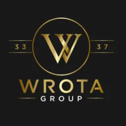Złote logo firmy Wrota Group na czarnym tle, z dużą literą W w okręgu i numerami 33 i 37 po bokach.