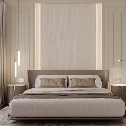Marika Kafar SHELTON - Elegancka sypialnia w beżach: łóżko z wezgłowiem, lampy wiszące, dywan z abstrakcyjnym wzorem. Stonowana kolorystyka, minimalistyczny design, oświetlenie LED w ścianie.