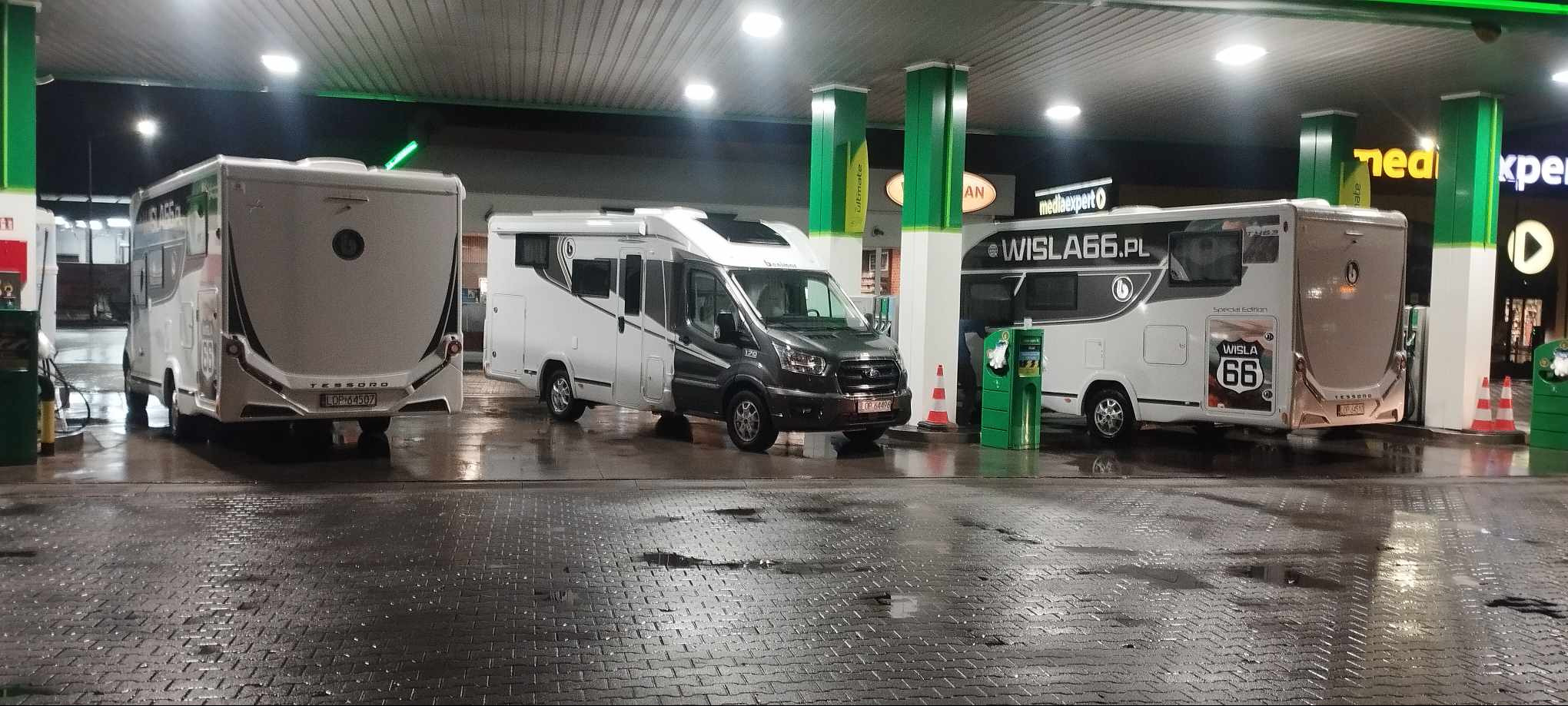 Zapraszamy do kontaktu w sprawie wynajmu! Flota 7 nowych kamperów czeka!