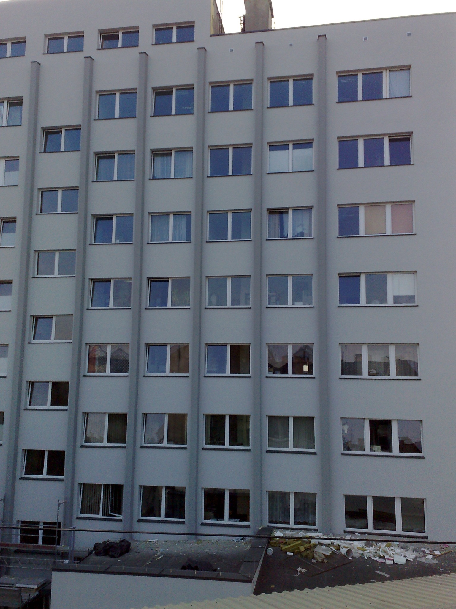 Efekt końcowy wykonania elewacji na Komisariacie Policji Tarnów Centrum