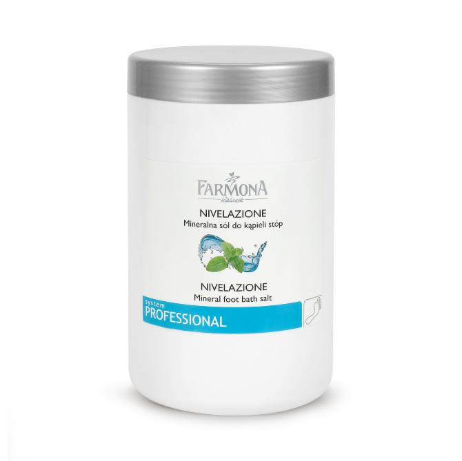 Pojemnik z mineralną solą do kąpieli stóp marki Farmona, z widocznym logo i nazwą produktu na etykiecie, na białym tle.