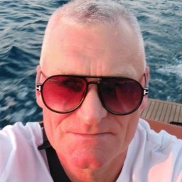 Artur Fraszczak - Układanie Paneli Podłogowych Dzierżoniów