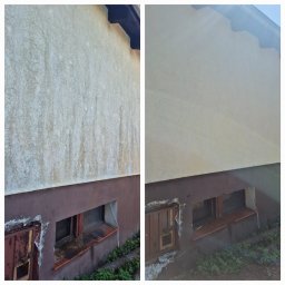 Michał Obarzanek Clean Brothers - Porównanie elewacji budynku przed i po czyszczeniu, widoczne zabrudzenia i efekt odświeżenia. Dolna część ściany w kolorze brązowym, okno piwniczne.