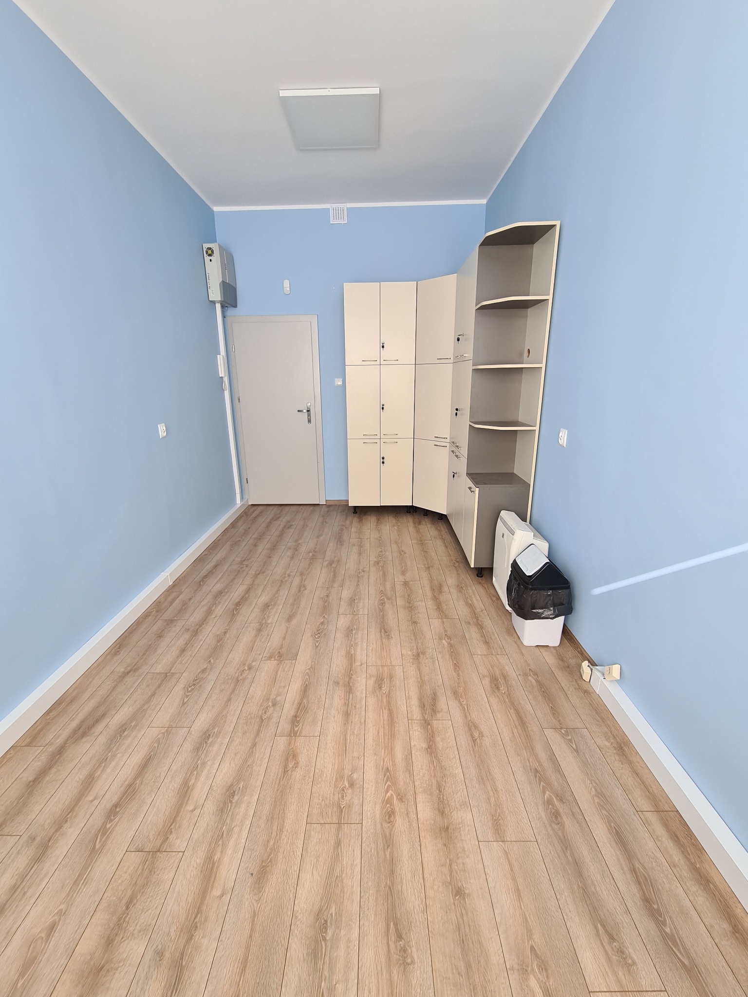 Malowanie pomieszczen biurowych.