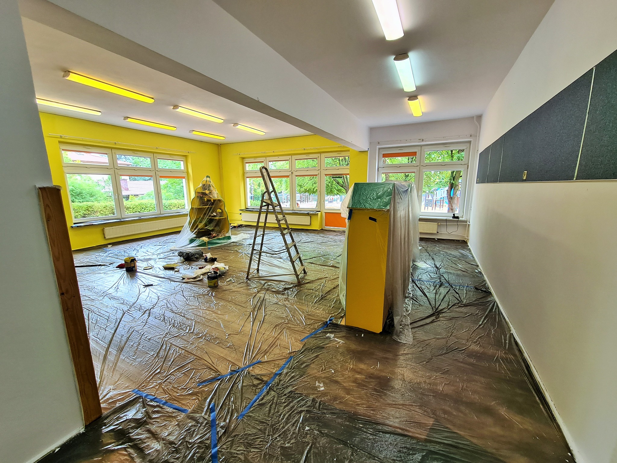 Malowanie sali przedszkolnej.