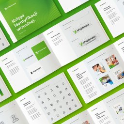 CREADIGO - Otwarta księga identyfikacji wizualnej firmy eFizjoterapia, prezentująca warianty logo, konstrukcję znaku, zestaw ikon i przykładowe posty w mediach społecznościowych, na zielonym tle.