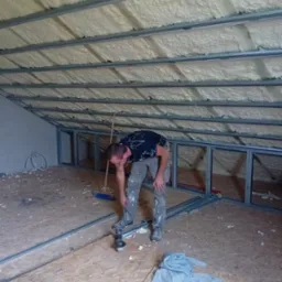 Sufit podwieszany na poddaszu wraz z ściankom kolankową