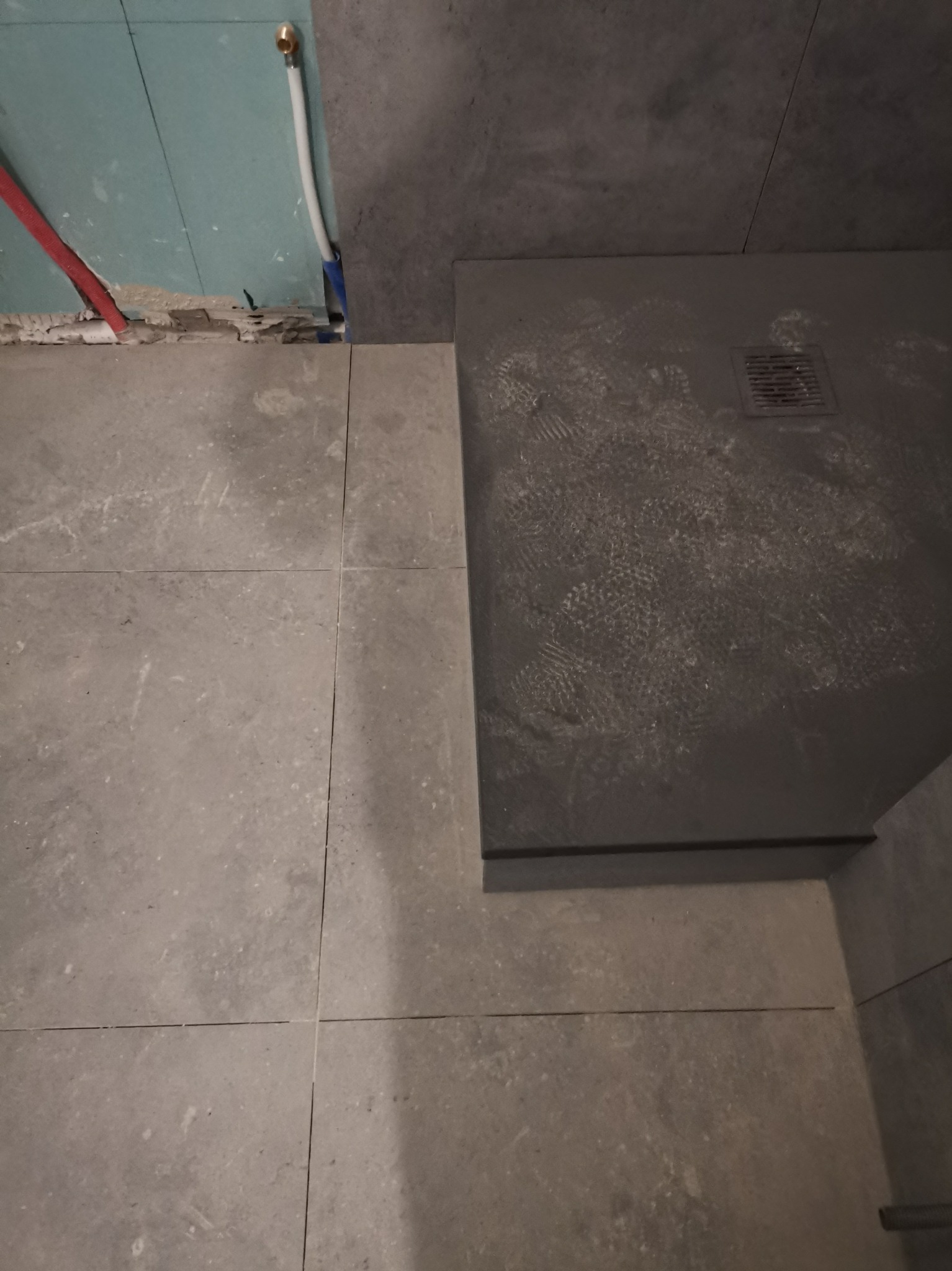 Układanie płytek łazienka