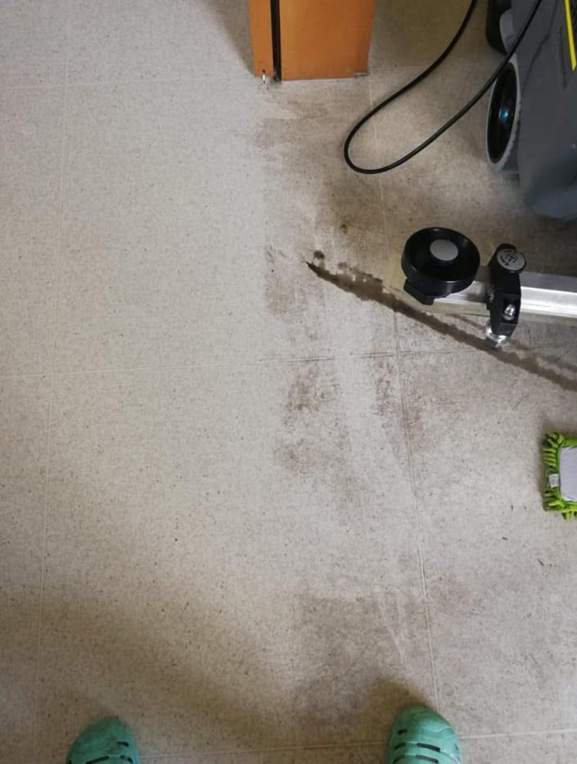 Doczyszczanie podłóg