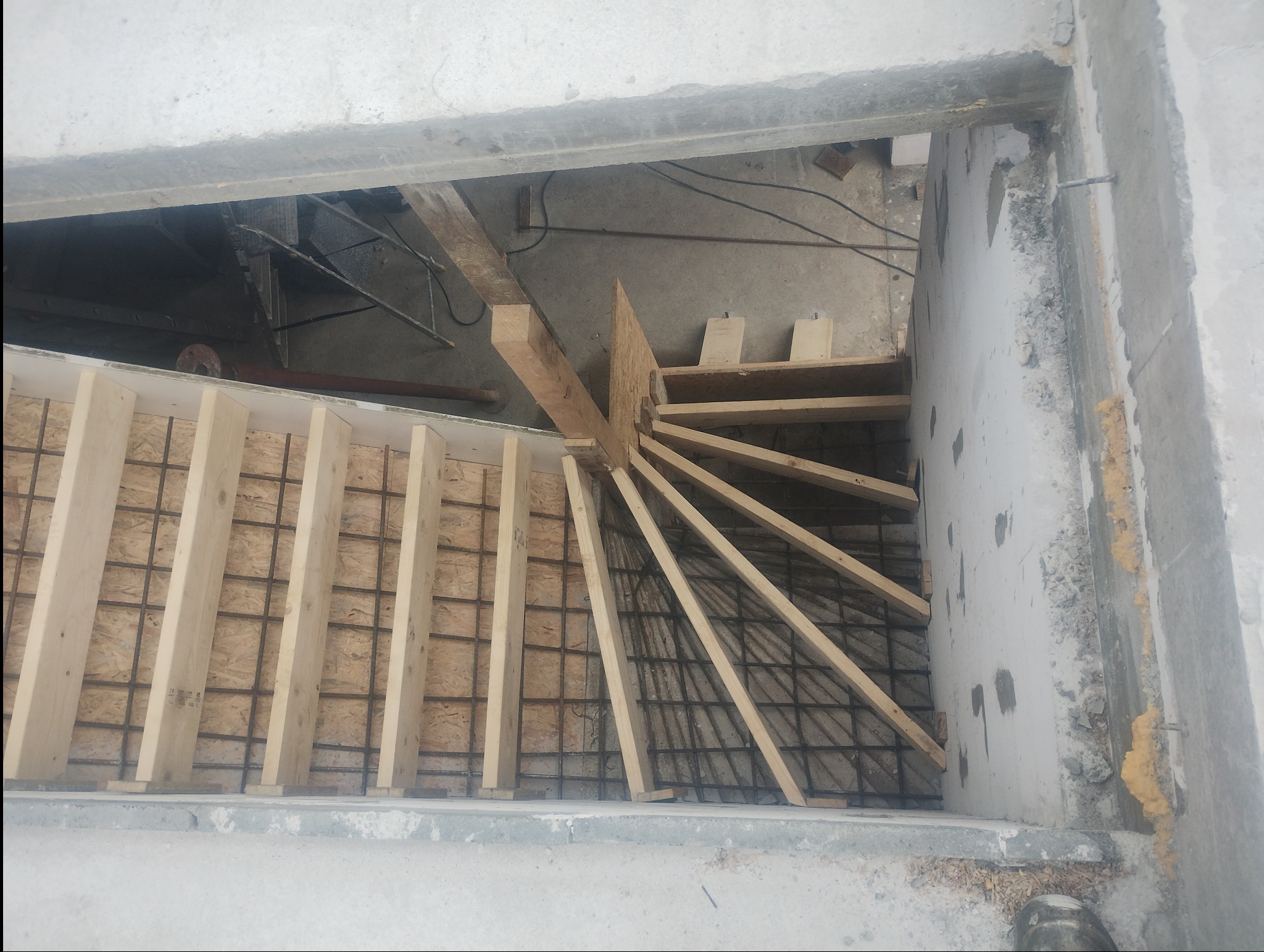 Szalowanie, zbrojenie schodów