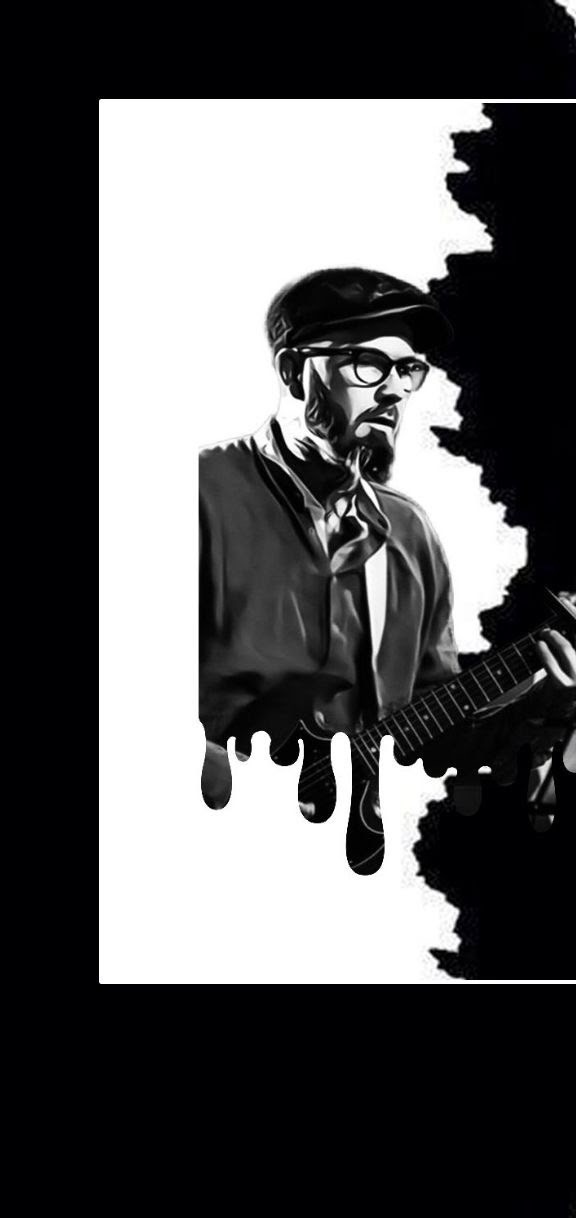 Stylizowany czarno-biały portret muzyka z brodą w czapce i okularach, grającego na gitarze elektrycznej, z efektem rozpływającej się farby.