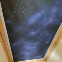 Rolety z nadrukiem do okien pionowych i dachowych.