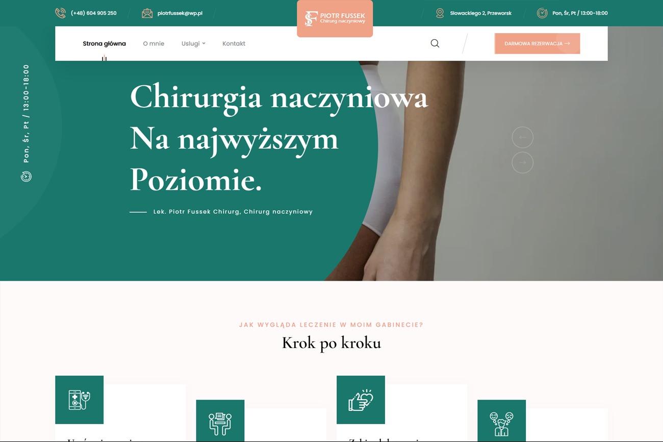 Strona internetowa chirurga naczyniowego z Rzeszowa, prezentująca ofertę zabiegów na tle dłoni pacjenta i grafiki z logo firmy.