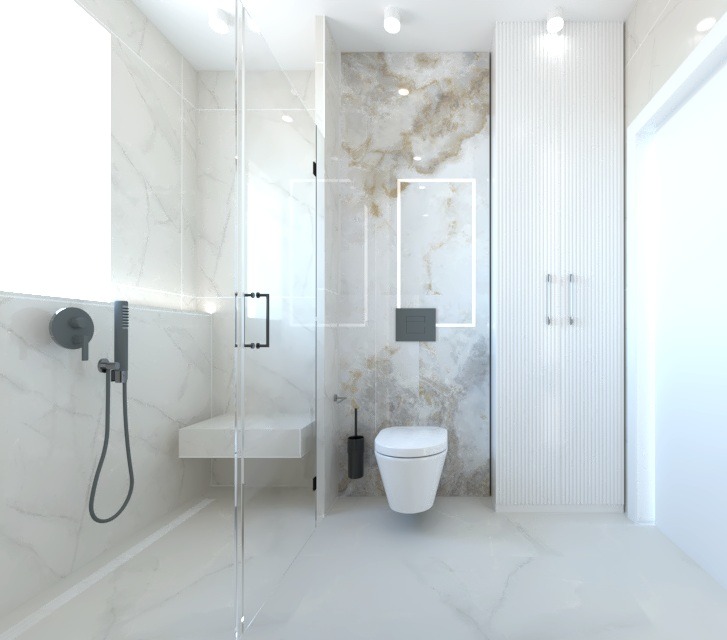 Nowoczesna łazienka w jasnych barwach z marmurowymi płytkami, kabiną prysznicową typu walk-in z siedziskiem, podświetlanym lustrem nad toaletą i wysoką szafką z pionowymi żłobieniami.