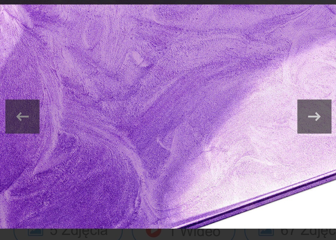 Fioletowa posadzka z żywicy epoksydowej o marmurkowym wzorze, widoczne delikatne cieniowanie i połysk.