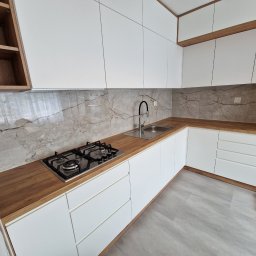 Jaskot Remonty Budowlane - Perfekcyjne Tapetowanie Nisko