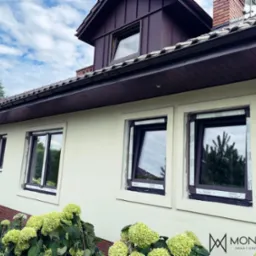 wymiana okien polegająca na dużej precyzji wycinania istniejącego styropianu