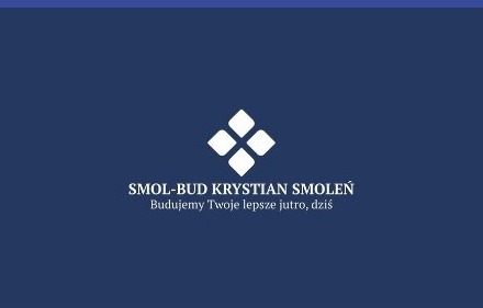 Logo firmy SMOL-BUD Krystian Smoleń na granatowym tle. Biały symbol czterech rombów i hasło: Budujemy Twoje lepsze jutro, dziś.