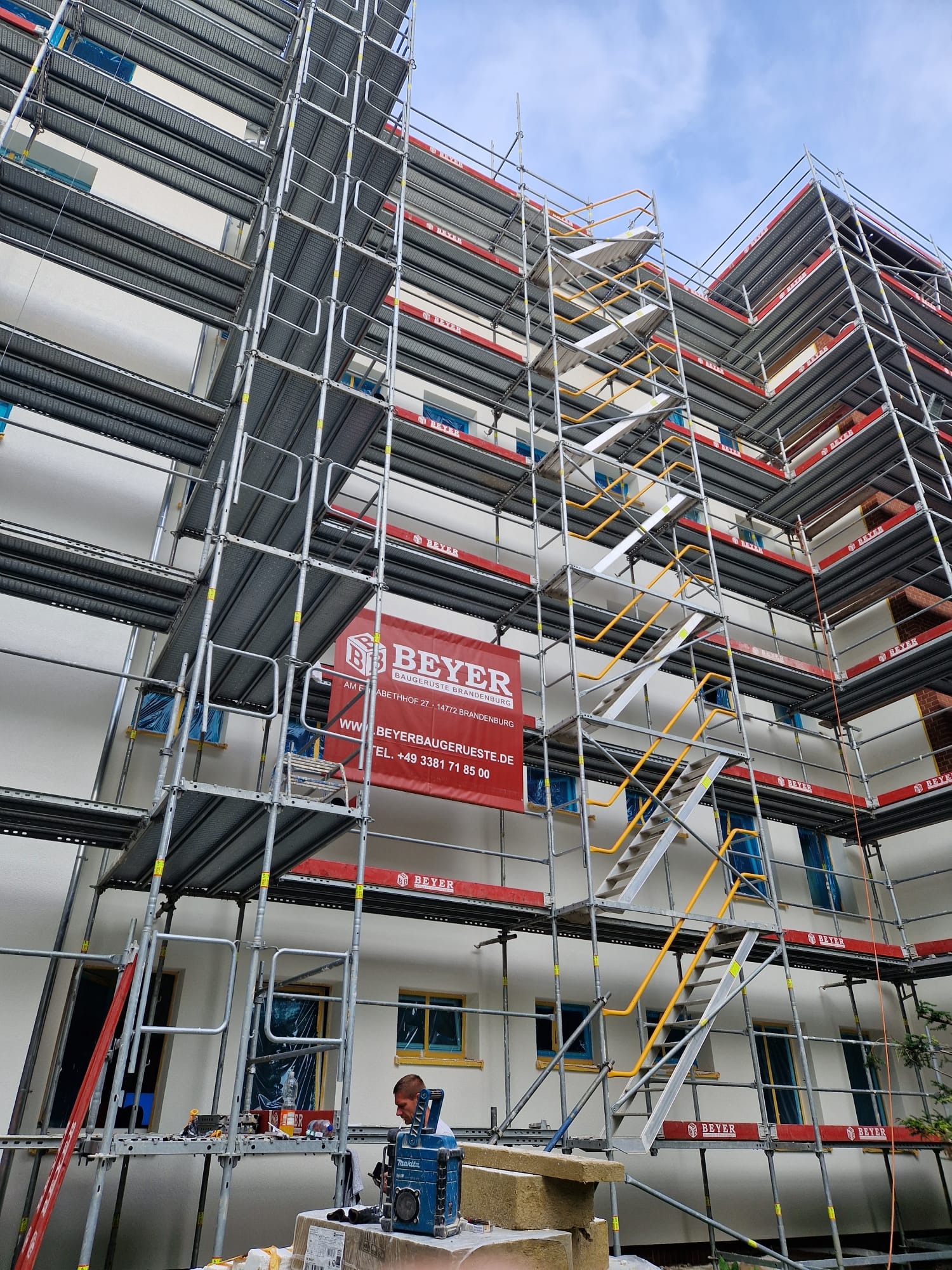 Docieplanie budynku wełna Skalna - Berlin